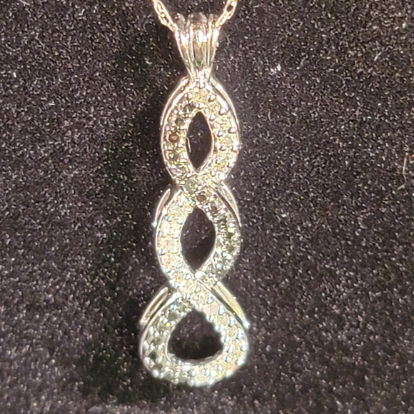 0503. NWOTs ~ Black & White Infinity Diamonds ~ Set In SOLID 10k White Gold💜👌 - Picture 7 of 14